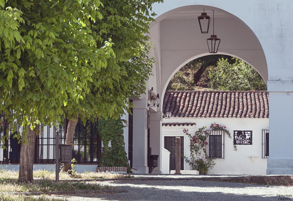 Hospederia Reina De Los Angeles Aracena Extérieur photo